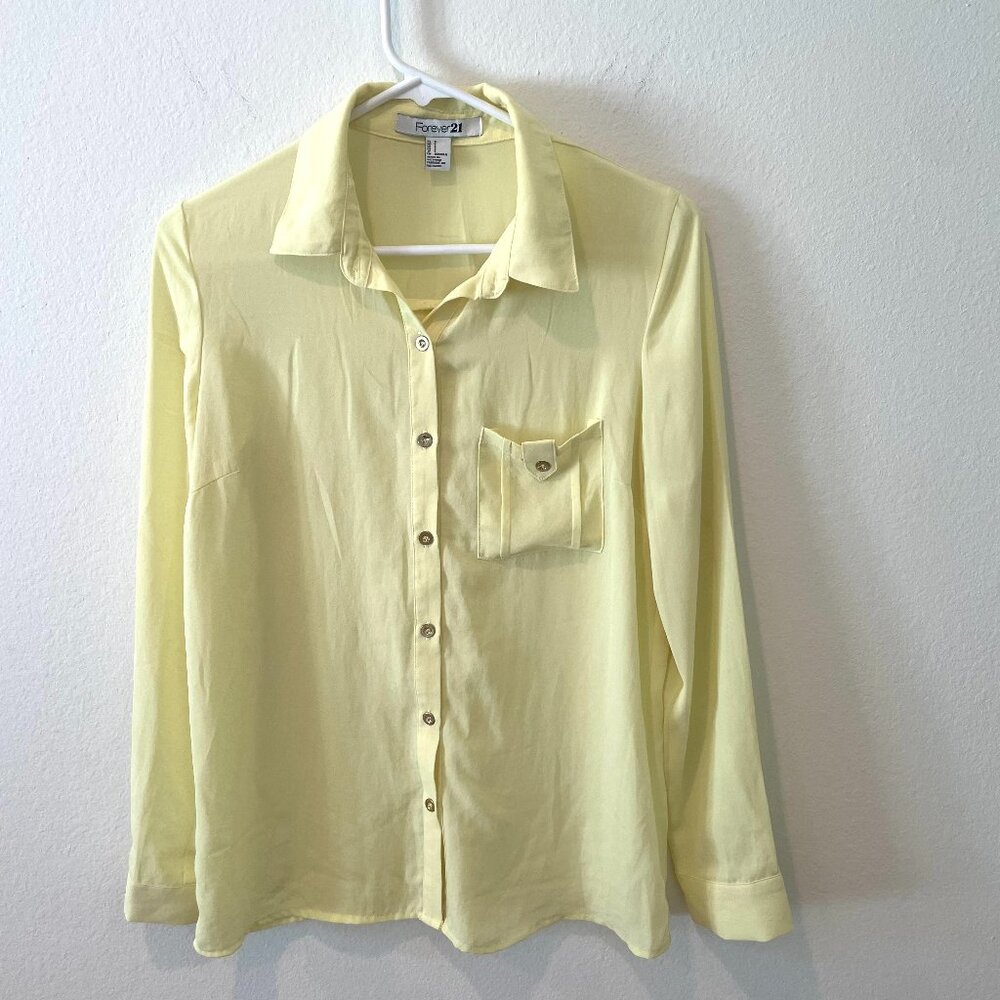 Forever 21 Women's Button Down Front Pockets Blouse  Yellow  Size: S